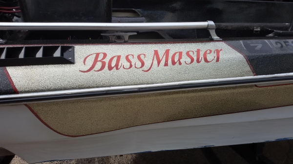 BassMaster 15ฟุต สวยๆ เรือเปล่าๆ มีแต่พวงมาลัย ไม่มีเครื่อง ไม่มีคอนโทรล ไม่มีเทลนเลอ ครับ