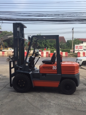รถฟอร์คลิฟท์ 3ตัน เสา4เมตร