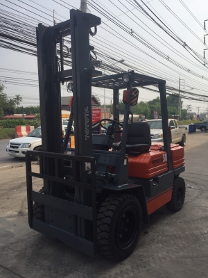 รถฟอร์คลิฟท์ 3ตัน เสา4เมตร