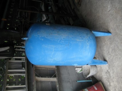 ถังน้ำ ไม่มีลูกยางนะครับ ถังเปล่า