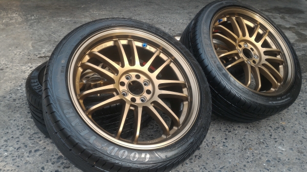 ล้อแม็กขอบ17 4รู10 พร้อมยาง 205 45 17 ปี14 สวยๆคับ