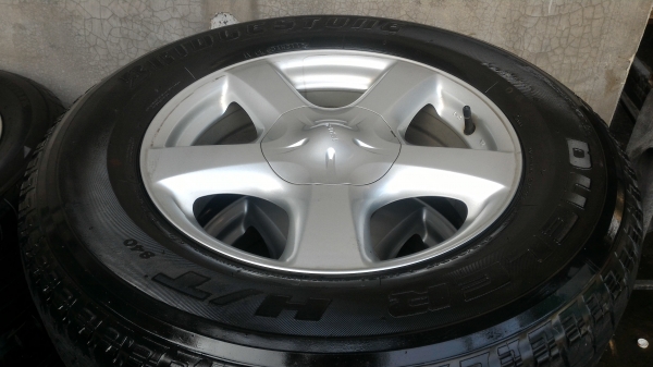 ล้อISUZU ขอบ17 พร้อมยาง 255 65 17 ปี12 ราคาประหยัดคับ