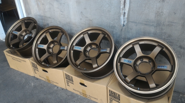 TE37 ขอบ18 กว้าง9 ออฟ0 สวยๆคับ