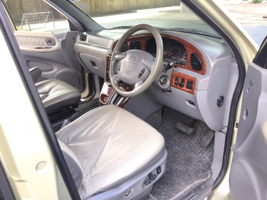 2004 KIA CANIVAL 2.4 GS รถสวย หน้าเดิม หลังเดิม มีรอยตามการใช้งานบ้างนิดหน่อย