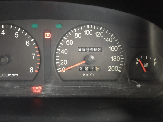 2004 KIA CANIVAL 2.4 GS รถสวย หน้าเดิม หลังเดิม มีรอยตามการใช้งานบ้างนิดหน่อย