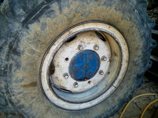 รถไถ2คัน 6610และ6640...เอกสารอินวอยล์และเล่มทะเบียน สภาพสวย...