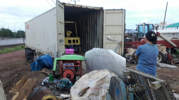 แจ้งลูกค้าครับ tractor-backhoe เปิดตู้ lot ใหม่ครับ สินค้าเก่าญี่ปุ่น เข้ามาอีกเพี๊ยบ สนใจชมได้ที่พระราม 2 กม 81 ครับ