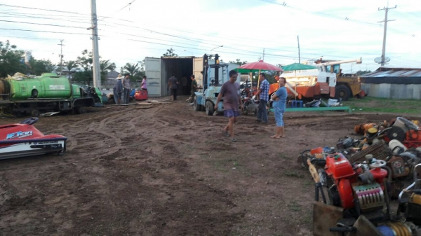 แจ้งลูกค้าครับ tractor-backhoe เปิดตู้ lot ใหม่ครับ สินค้าเก่าญี่ปุ่น เข้ามาอีกเพี๊ยบ สนใจชมได้ที่พระราม 2 กม 81 ครับ