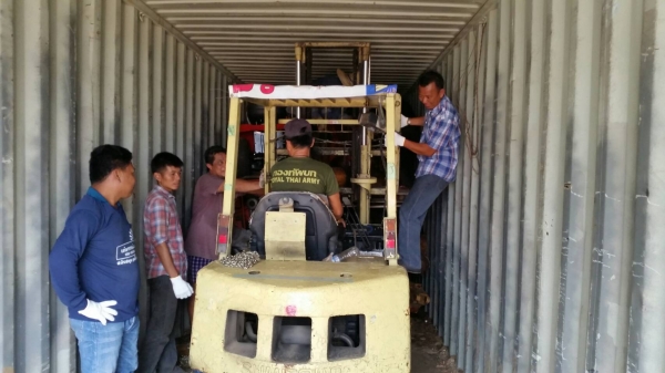 แจ้งลูกค้าครับ tractor-backhoe เปิดตู้ lot ใหม่ครับ สินค้าเก่าญี่ปุ่น เข้ามาอีกเพี๊ยบ สนใจชมได้ที่พระราม 2 กม 81 ครับ