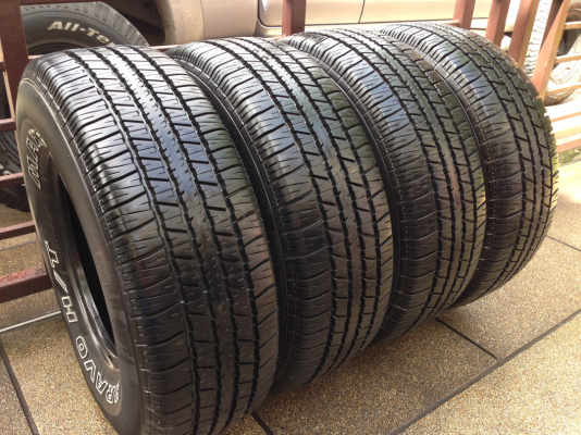 ยาง Maxxis 31 10.5 R15 ดอกเต็ม ไม่มีปะ ใช้กันยาว ราคาไม่แพง