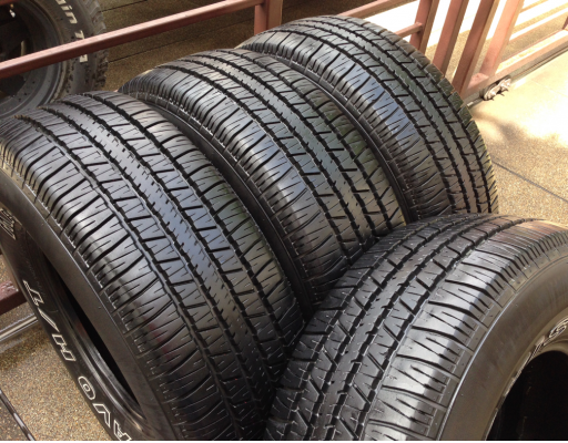 ยาง Maxxis 31 10.5 R15 ดอกเต็ม ไม่มีปะ ใช้กันยาว ราคาไม่แพง