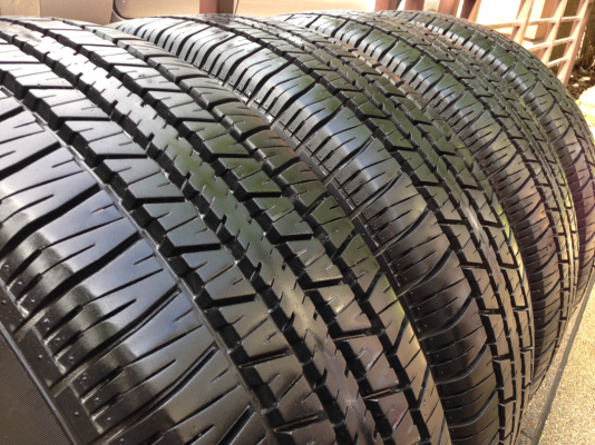 ยาง Maxxis 31 10.5 R15 ดอกเต็ม ไม่มีปะ ใช้กันยาว ราคาไม่แพง