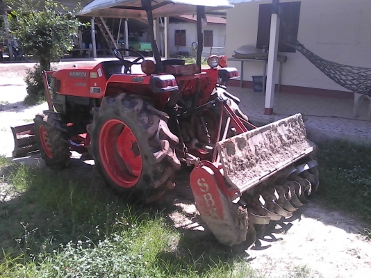 ขายรถไถ L3408 รถใหม่ซื้อเงินสดใช้มมือเดียว 1200 ซ.ม.