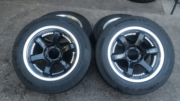 ล้อแม็กขอบ18 พร้อมยาง 235 60 18 ปี12 สวยๆคับ