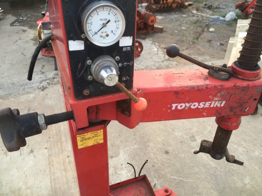 เครื่องถอดยาง TOYO SEIKI รุ่นPIT ECONOMY-3x