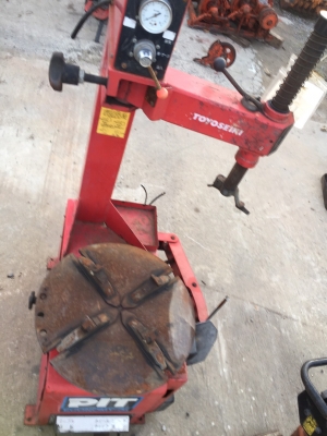 เครื่องถอดยาง TOYO SEIKI รุ่นPIT ECONOMY-3x