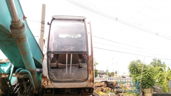 ขายหัวเก๋งรถแมคโค SK-200-5 สภาพสวยไม่ผุ กระจกแตกบานเดียว