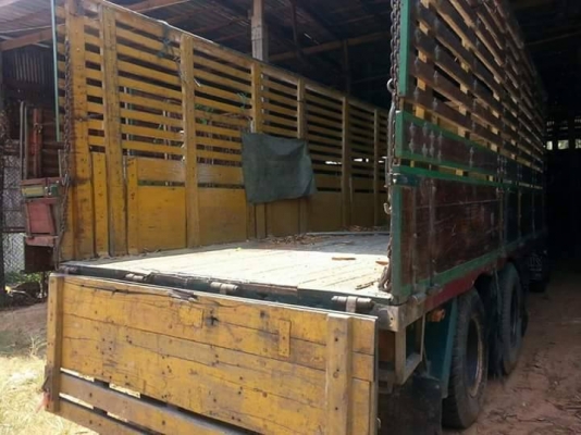 ขายรถ10ล้อ เพลาเดียว ร็อกกี้ เครื่อง175แรง เอกสารพร้อมโอน ราคา520,000 สนใจโทร 090-8588220คุณนะ 093-3258446คุณบิว หรือเข้าดูสินค้าอื่นๆได้ที่ www.narong2truck.com หรือ www.truck.in.th/498 หรือเพจFacebook ณรงค์ ซื้อขายรถมือสอง (เว็บไซต์ส่วนตัว) หรือFacebook