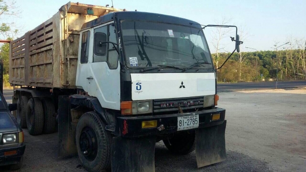 10 ล้อดั้ม 2 เพลา 220 แรง FUSO FN527M-TF1004 เล่มพร้อม