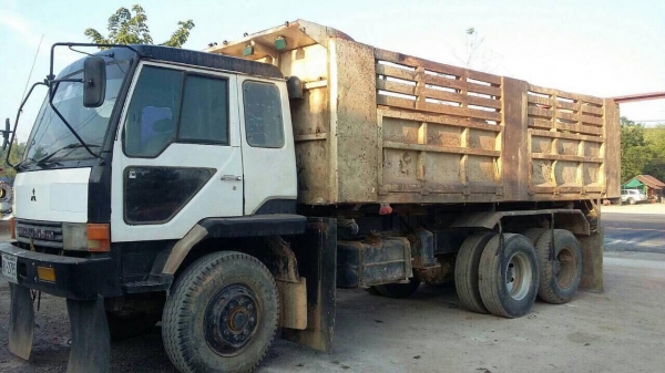 10 ล้อดั้ม 2 เพลา 220 แรง FUSO FN527M-TF1004 เล่มพร้อม