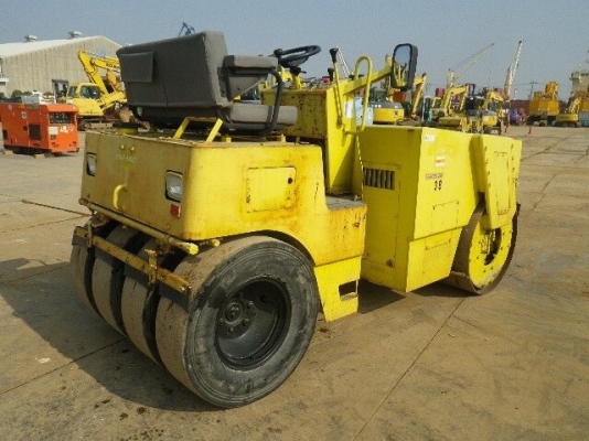 ขายรถบดสั่นสะเทือน  SAKAI ขนาด  5 ตัน  สภาพพร้อมใช้งาน From JAPAN ติดต่อ 095-7467778 จิณณวัตร จักรกลครับ