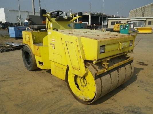 ขายรถบดสั่นสะเทือน  SAKAI ขนาด  5 ตัน  สภาพพร้อมใช้งาน From JAPAN ติดต่อ 095-7467778 จิณณวัตร จักรกลครับ