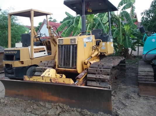 ขายรถแทร็คเตอร์เก่าใน KOMATSU D20P-7E ขายรถแทร็คเตอร์เก่าใน KOMATSU D20P-7E