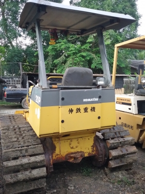 ขายรถแทร็คเตอร์เก่าใน KOMATSU D20P-7E ขายรถแทร็คเตอร์เก่าใน KOMATSU D20P-7E