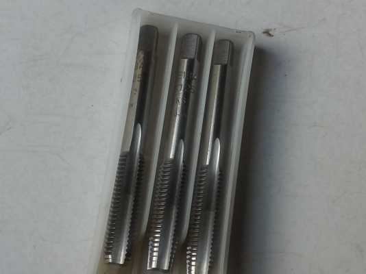 ดอกต๊าปเกลียว ยี่ห้อ KEIBA จากญี่ปุ่น ขนาดพิเศษ M9 * 1.25 มม. 1 กล่อง 3 ดอก