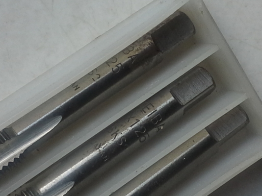 ดอกต๊าปเกลียว ยี่ห้อ KEIBA จากญี่ปุ่น ขนาดพิเศษ M9 * 1.25 มม. 1 กล่อง 3 ดอก