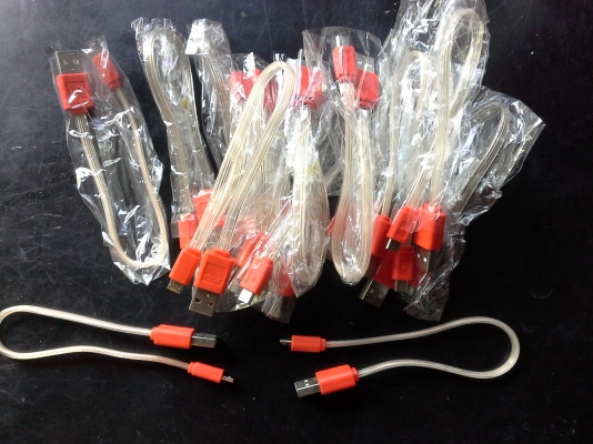 สายลิ้งค์และ ชาร์จได้ของ ASCH จากญี่ปุ่น นำไฟไฟได้ดี มีไฟแสงสีต่างๆสวยๆตามสาย เส้นละ 15 บาท มีหลายร้อยเส้น เสียบได้เกือบทุกรุ่น