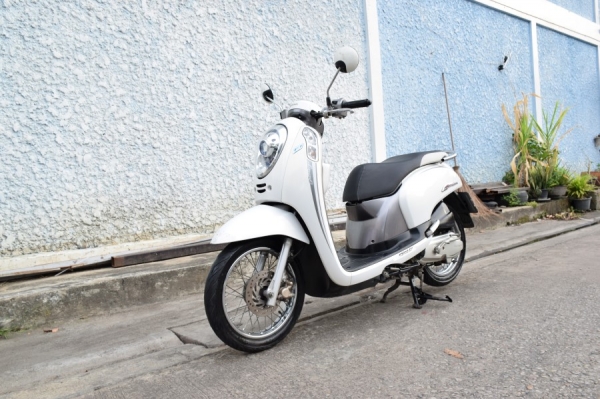 Scoopy i 2013 รถบ้านแท้ สภาพเดิม เล่มชุดโอนครบ ภาษีพรบ60