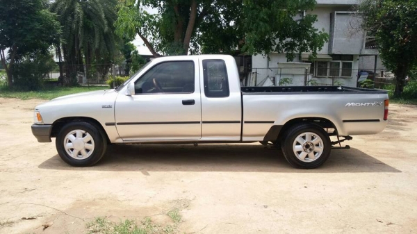 รถบ้านแท้ โตโยต้าไมตี้เอ็กแค๊ป ตัวพิเศษ ลักจูลี่ 2.5 SGL ปลายปี 38 โฉมโปร่งท้าย รถบ้านแท้ โตโยต้าไมตี้เอ็กแค๊ป ตัวพิเศษ ลักจูลี่ 2.5 SGL ปลายปี 38 โฉมโปร่งท้าย