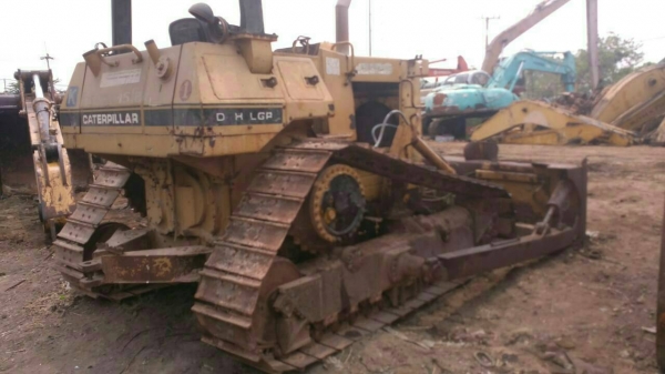 ขายรถแทรกเตอร์ CAT-D-4-H สภาพสวยช่วงล่าง80\% ขาดเครื่องนอกนั้นอยุ่ครบหมดขายไม่แพง 250000 บาท