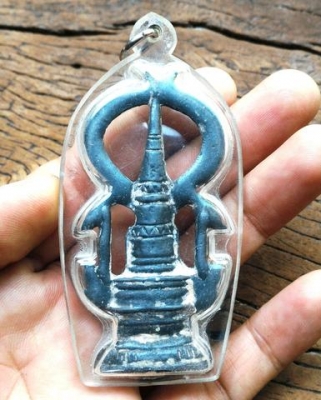 พระทรงเครื่องขนนกนั่งพาน เนื้อชินตะกั่ว สวยแปลกหายากครับ สูง 2.5นิ้ว