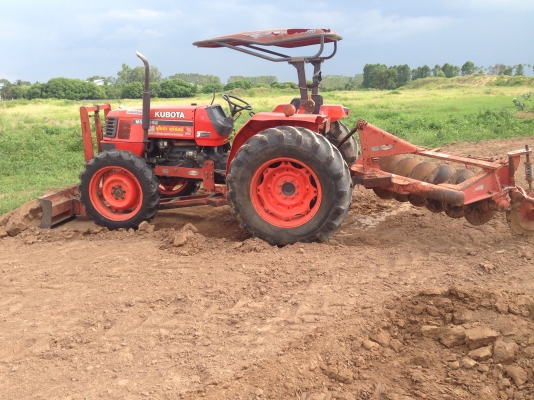 ขายรถไถ KUBOTA M5000 เครื่องดี สภาพสวยเดิมๆ ( ราคา 355,000 บาท ) (มีภาพวีดีโอ) พร้อมอุปกรณ์ 3รายการ 