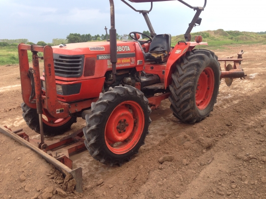 ขายรถไถ KUBOTA M5000 เครื่องดี สภาพสวยเดิมๆ ( ราคา 355,000 บาท ) (มีภาพวีดีโอ) พร้อมอุปกรณ์ 3รายการ 
