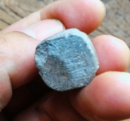 พระปิดตาสี่ทิศ เนื้อเก่ามีคราบ สวยแปลกหายากครับ