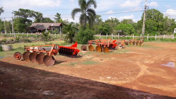 ขายอุปกร์ติดรถไถมือสองมีหลายรายการครับ