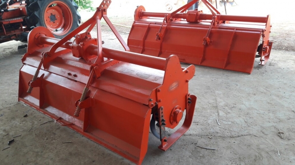 ขายอุปกร์ติดรถไถมือสองมีหลายรายการครับ