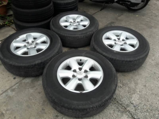 ล้อ Toyota for tuner ขอบ 17 พร้อมยางปี 13 ชุดล่ะ 6,500