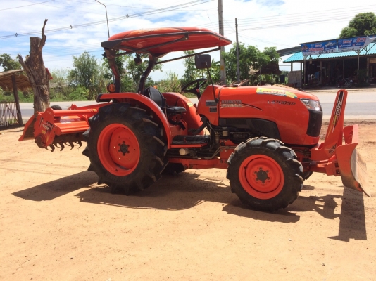 ขายรถไถคูโบค้า L4708โฟวินมีไบมีดและโลตารีทะเบียนพร้อมราคา385000บาทสนใจโทร0813655997อำพรพาเจริญ รถอยู่วังบัว อ คลองขลุง จ กำแพงเพชร ดูสินค้าเพิ่มเติมได้ที่  (http://buasorn.truck2hand.com)