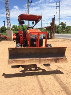 ขายรถไถคูโบค้า L4708โฟวินมีไบมีดและโลตารีทะเบียนพร้อมราคา385000บาทสนใจโทร0813655997อำพรพาเจริญ รถอยู่วังบัว อ คลองขลุง จ กำแพงเพชร ดูสินค้าเพิ่มเติมได้ที่  (http://buasorn.truck2hand.com)