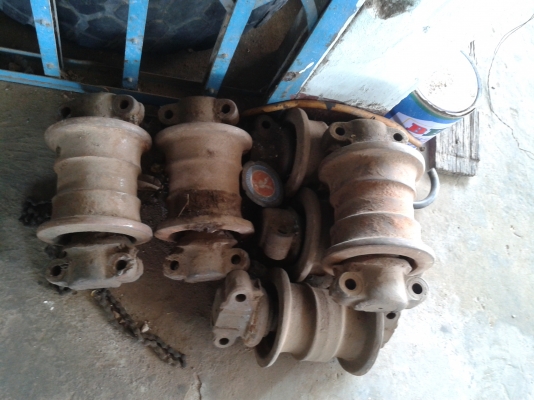 ขายลูลเลอร์รถแบคโฮมือสอง ถอดลงจาก โกเบ mark3 มีทั้งหมด 7อัน