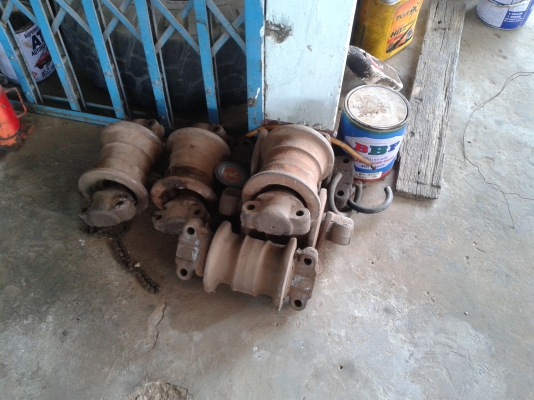 ขายลูลเลอร์รถแบคโฮมือสอง ถอดลงจาก โกเบ mark3 มีทั้งหมด 7อัน