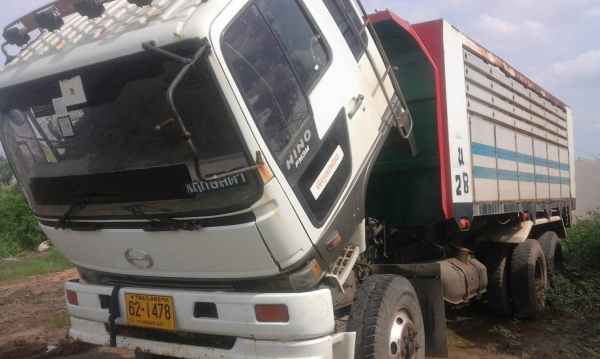 ขายรถบรรทุกดั้ม HINO 3 M แท้ๆ 2 เพลาเครื่องดีคัสซีสวยทะเบียนเต็มมีขาย 2 คัน