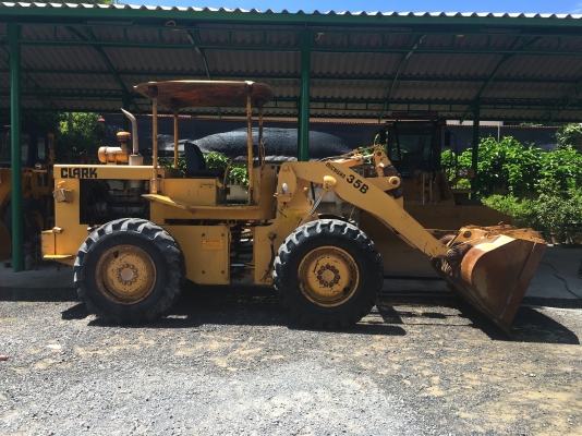 ขายรถตักล้อยาง TCM STD30 นำเข้ามาจากประเทศญี่ปุ่น สภาพพร้อมใช้งาน สนใจติดต่อ081-948-5494