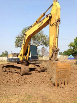 ขายรถแบ็คโฮ KOMATSU  PC200-5 คอนโทรลสั้น  ชีเรียลสูง 59,&times;&times;&times; เครื่องดี ปั้มดี (อุปกรณ์ไฟฟ้าครบ)  เอกสารเล่มทะเบียน