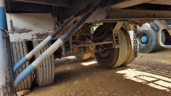 ขายรถพ่วง Isuzu เครื่อง 320 แรง ปี 48 เครื่องเดิม เกียร์เดิม ลูกไม่ดัมพ์ 3 เพลาแท้ยาว 6.80 เมตร ปี 49 ขายรถพ่วง Isuzu เครื่อง 320 แรง ปี 48 เครื่องเดิม เกียร์เดิม ลูกไม่ดัมพ์ 3 เพลาแท้ยาว 6.80 เมตร ปี 49