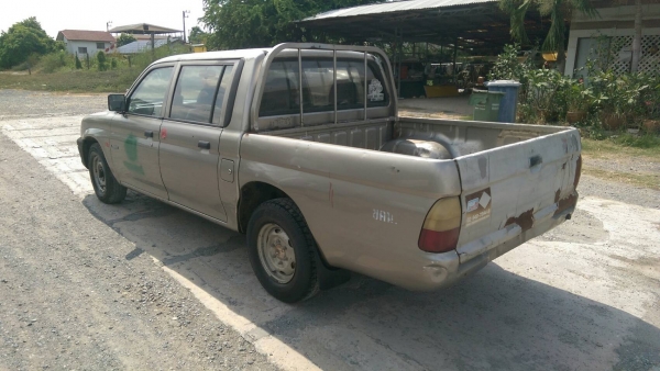 มิตซูบิชิ L200 สตาด้า 4ประตู